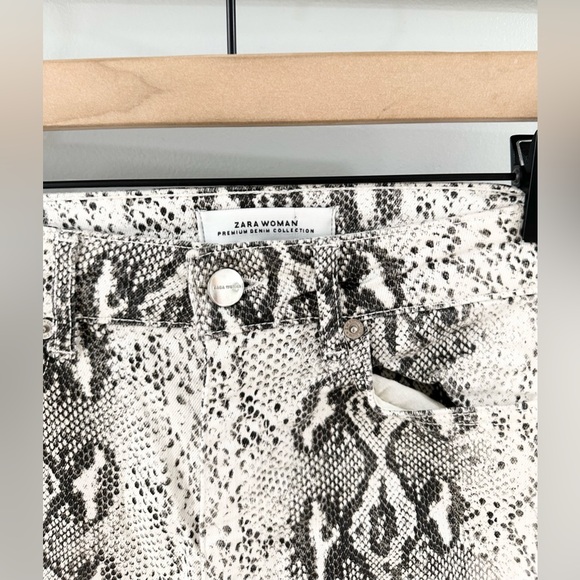 Zara Woman High Waist Snake Print Jeans Gray Size 4 - Picture 7 of 8